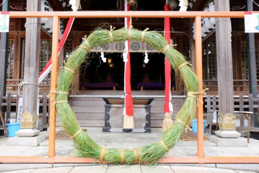 茅の輪くぐりの茅の輪_神社しめ縄種類_藁製