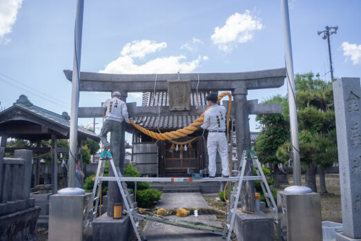 しめ縄 　藁 　紙垂 　神社　折橋商店　金屋神社　富山県射水市
風景　鳥居合成繊維
