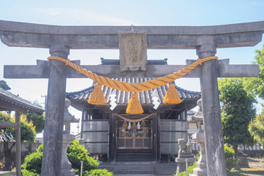 鼓動型しめ縄_合成繊維しめ縄_取り付け_折橋商店_高級高耐久ポリエチレン製_富山県高岡市金屋_金屋神社