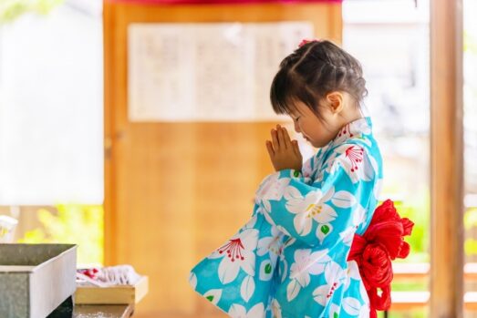 参拝　子供　氏神様　信仰