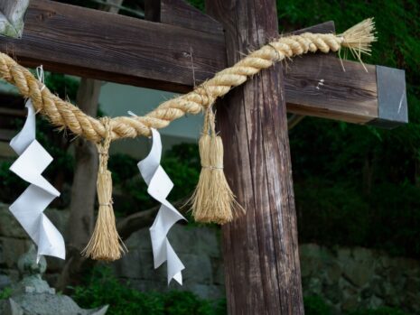 しめ縄　表裏　藁　紙垂　神社