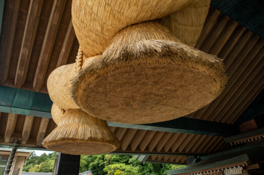 しめ縄　向き　出雲大社　藁　お参り　神社
