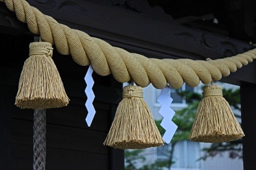 しめ 縄 紙垂 神社