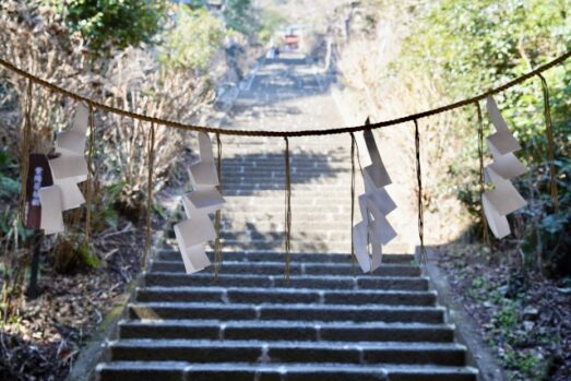 紙垂 左縄 右縄 しめ縄 藁 神社