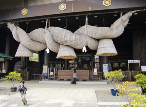 しめ縄　出雲大社　藁　神社　参拝