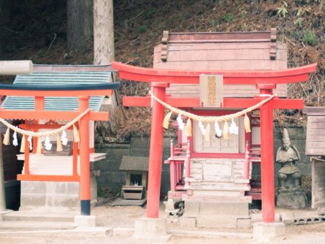 神社　神棚　巨石　御神木　しめ縄　種類　藁