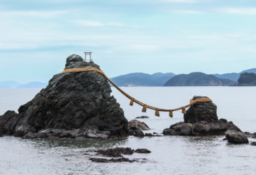 神社 海 しめ縄 風景