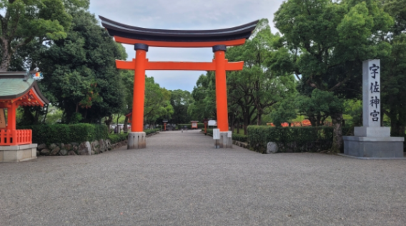 鳥居　神社　参拝　宇佐神宮