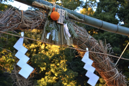 神社_鳥居_紙垂_お正月_しめ縄