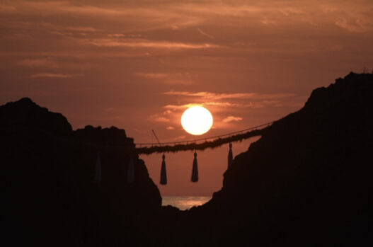 しめ縄_夕日_海風景