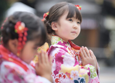 しめ縄_返納_七五三女の子_参拝