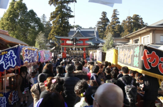 お祭り_神社_鳥居
