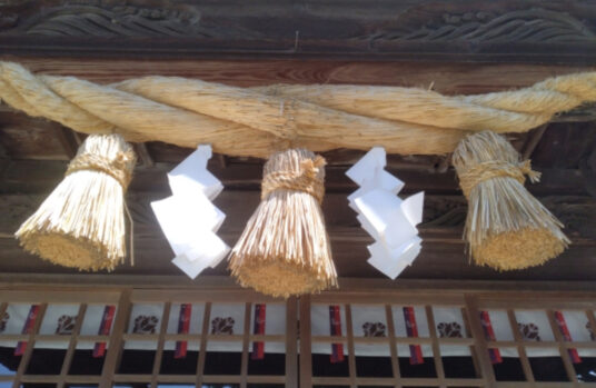 しめ縄_藁_紙垂_神社_