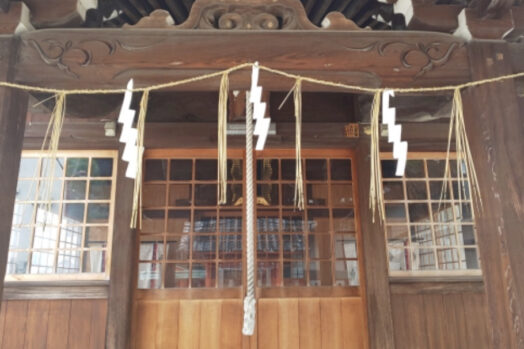 神社_しめ縄_紙垂_参拝