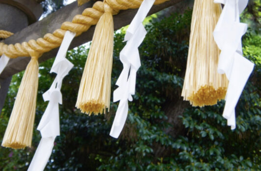 しめ縄_紙垂_神社_藁