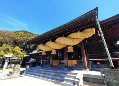 大きいしめ縄_藁_神社_伊勢神宮_