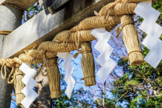 しめ縄_紙垂_神社_藁
