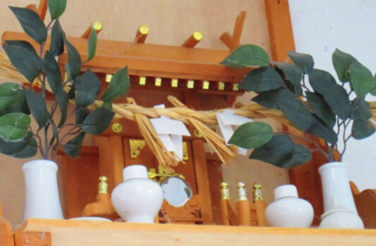 神棚_紙垂_しめ縄_
