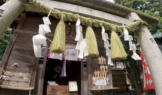 しめ縄_紙垂_縄_藁_神社