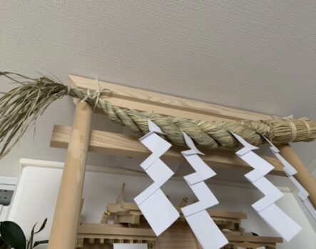 しめ縄_紙垂_神棚_藁_