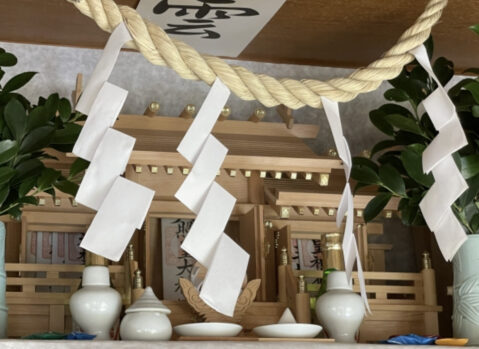しめ縄_紙垂_神棚_藁_
