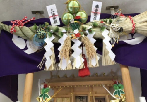 しめ縄_紙垂_神棚_藁_