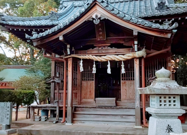 祠_神社_しめ縄_牛蒡型しめ縄
