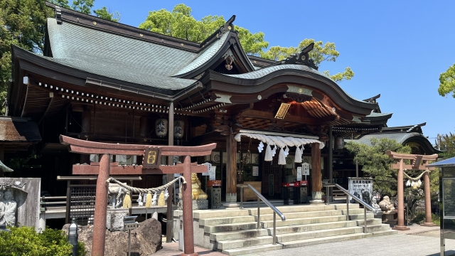 神社_しめ縄_藁_神社風景