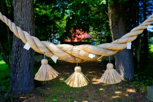 しめ縄　太い　紙垂　神社