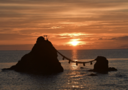 しめ縄_夕日_海_鳥居
