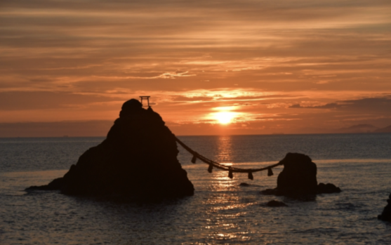 しめ縄_夕日_海_鳥居
